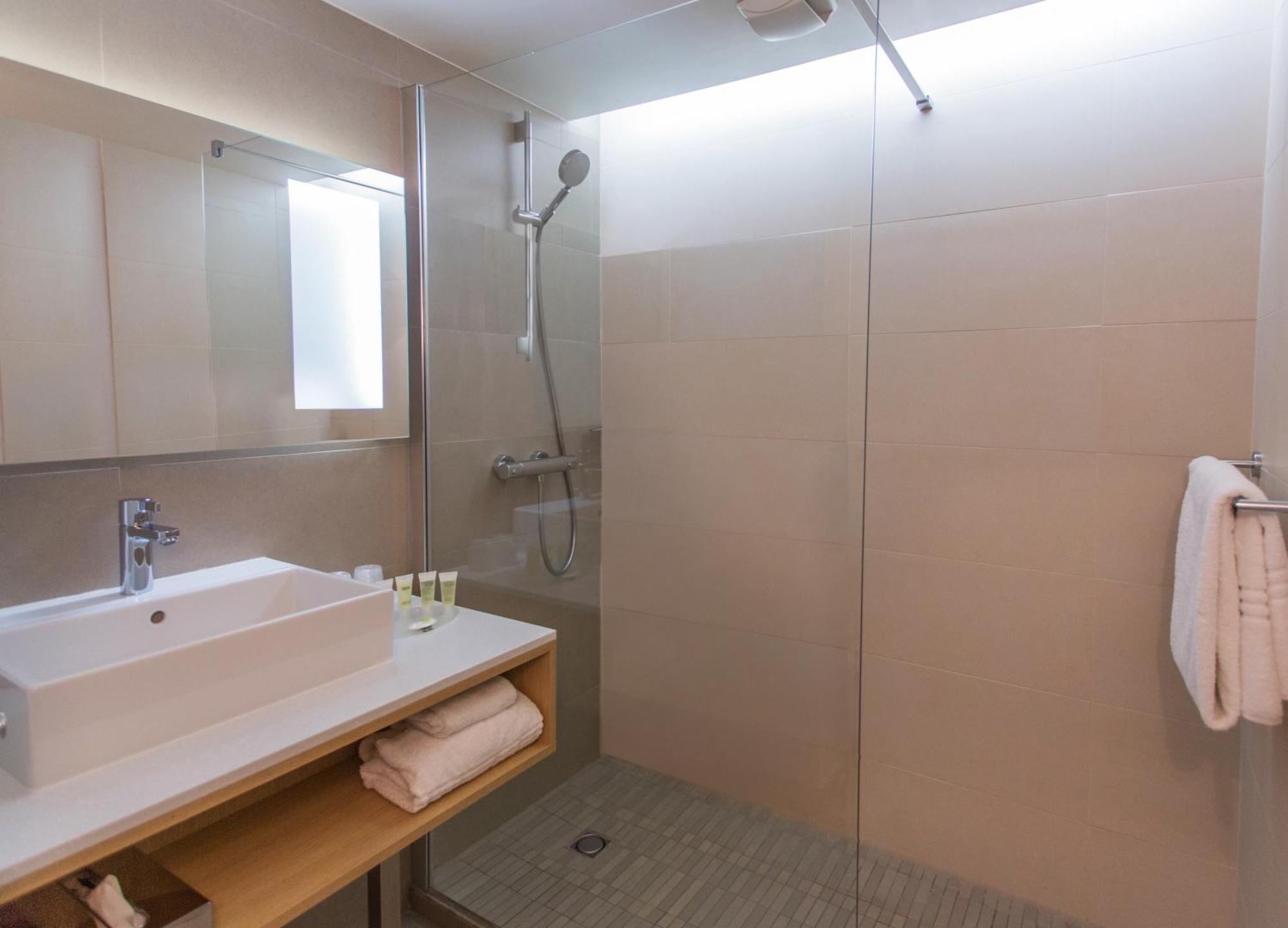 Courtyard By Marriott Montpellier Hotel Eksteriør billede